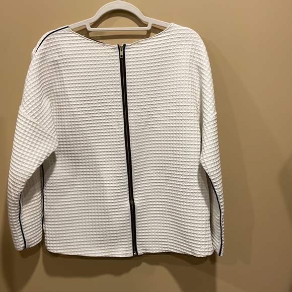 Zara Basic White Quilted Top with Vegan Leather Accent - Picture 5 of 6